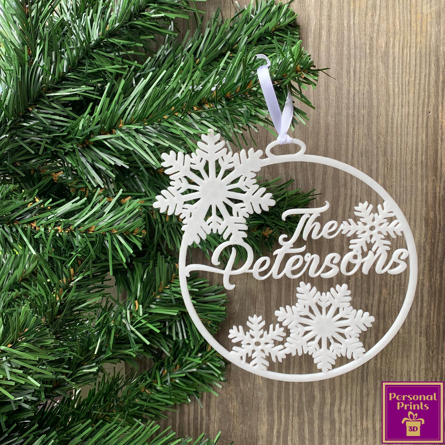 PERSONALISED FAMILY NAME SNOWFLAKE ORNAMENT